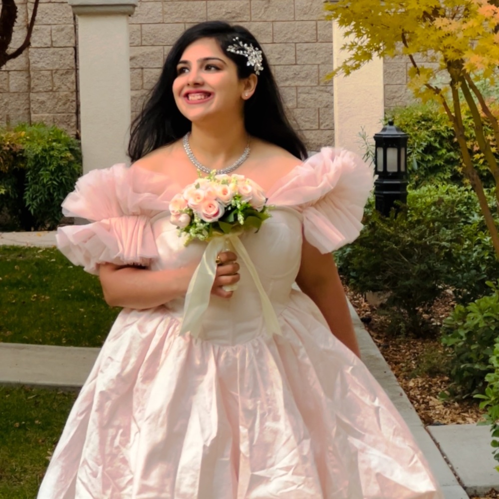 Exquisite Designer Gown: Perfect for Parties, Brides, and Bridesmaids